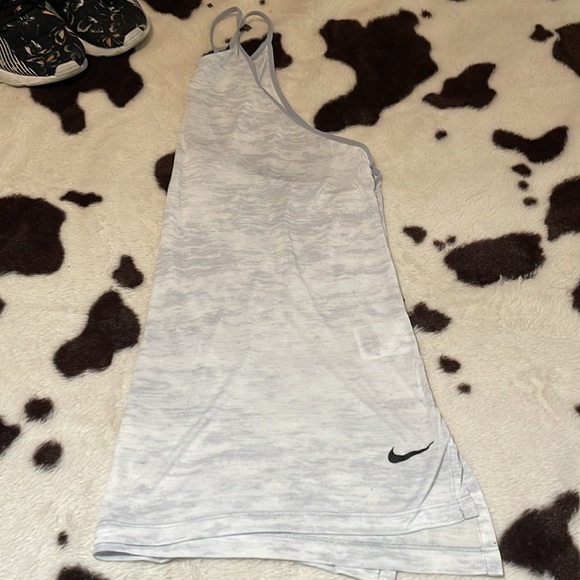 SUPER SOFT Dri fit NIKE halter top - Picture 4 of 4